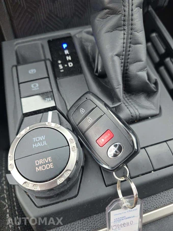 2026 Toyota 4Runner SR5 - miniatura 5
