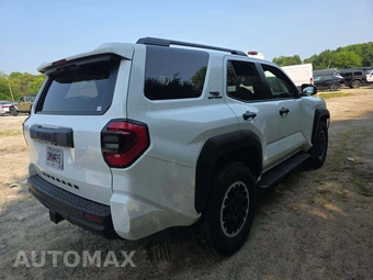 2026 Toyota 4Runner TRD Off Road - miniatura 3