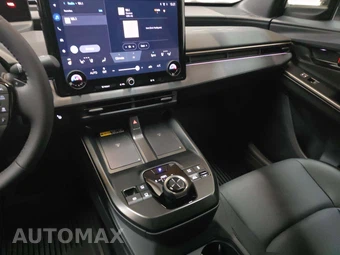2026 Toyota bZ Limited - miniatura 10