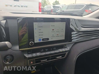 2026 Toyota Camry LE - miniatura 10