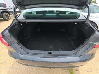 2026 Toyota Camry LE - miniatura 14