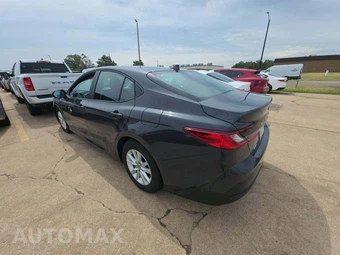 2026 Toyota Camry LE - miniatura 2