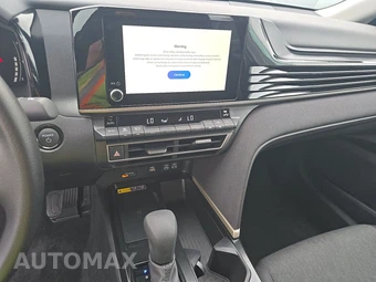 2026 Toyota Camry LE - miniatura 11