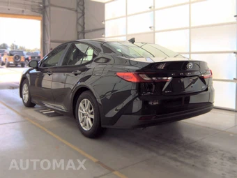 2026 Toyota Camry LE - miniatura 6