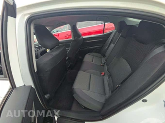 2026 Toyota Camry LE - miniatura 13