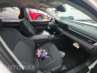 2026 Toyota Camry LE - miniatura 18