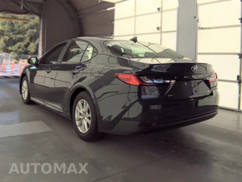 2026 Toyota Camry LE - miniatura 6
