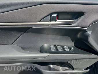 2026 Toyota Camry LE - miniatura 9