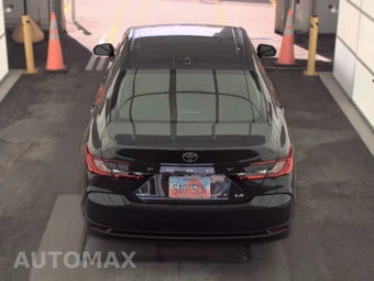 2026 Toyota Camry LE - miniatura 5