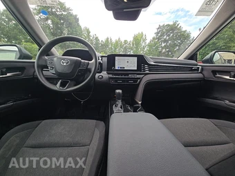 2026 Toyota Camry LE - miniatura 11