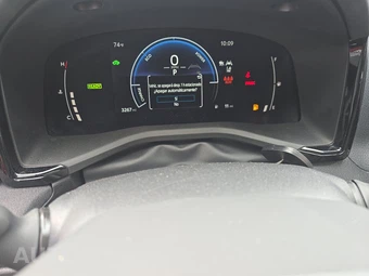 2026 Toyota Camry LE - miniatura 12