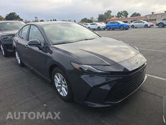 2026 Toyota Camry LE - miniatura 3