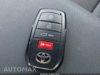 2026 Toyota Camry LE - miniatura 11