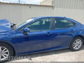2026 Toyota Camry LE - miniatura 15