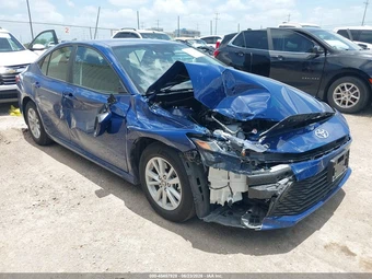 2026 Toyota Camry LE - miniatura 2