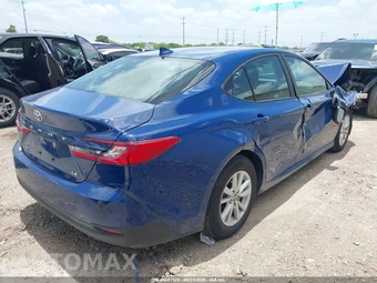 2026 Toyota Camry LE - miniatura 3