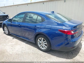 2026 Toyota Camry LE - miniatura 4