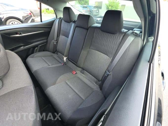 2026 Toyota Camry LE - miniatura 13