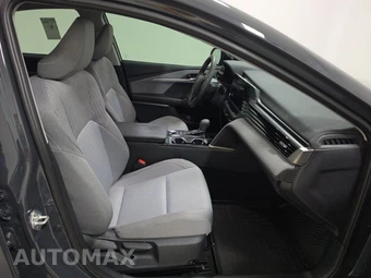 2026 Toyota Camry LE - miniatura 8
