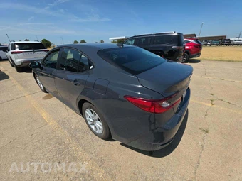 2026 Toyota Camry LE - miniatura 2