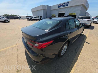 2026 Toyota Camry LE - miniatura 3