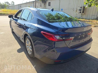 2026 Toyota Camry LE - miniatura 2