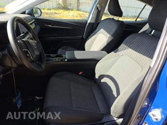 2026 Toyota Camry LE - miniatura 6