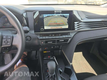 2026 Toyota Camry LE - miniatura 10
