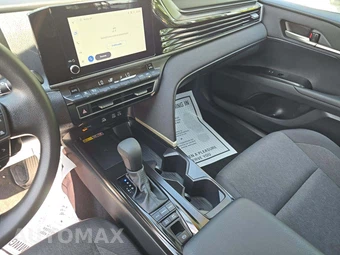 2026 Toyota Camry LE - miniatura 10