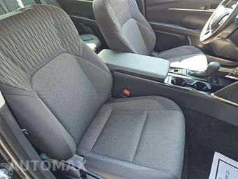 2026 Toyota Camry LE - miniatura 18