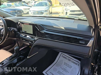 2026 Toyota Camry LE - miniatura 19