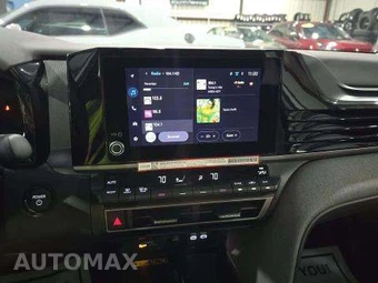 2026 Toyota Camry LE - miniatura 10