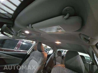 2026 Toyota Camry LE - miniatura 11