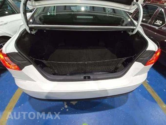 2026 Toyota Camry LE - miniatura 14