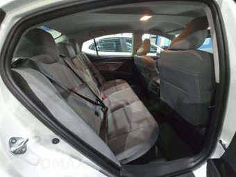 2026 Toyota Camry LE - miniatura 16