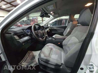 2026 Toyota Camry LE - miniatura 6