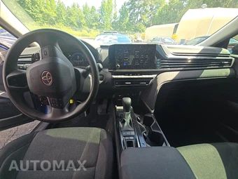 2026 Toyota Camry LE - miniatura 11