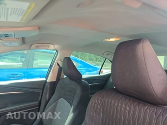 2026 Toyota Camry LE - miniatura 17