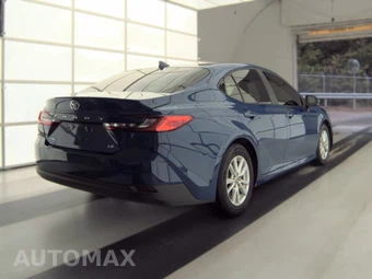 2026 Toyota Camry LE - miniatura 4