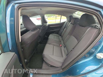 2026 Toyota Camry LE - miniatura 13