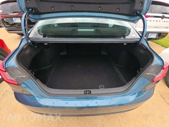2026 Toyota Camry LE - miniatura 14