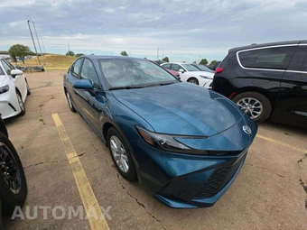 2026 Toyota Camry LE - miniatura 4