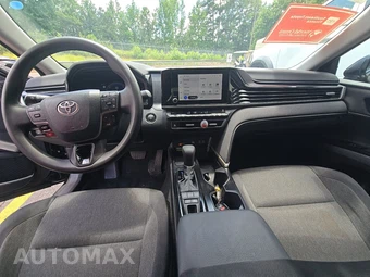 2026 Toyota Camry LE - miniatura 11
