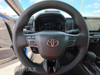 2026 Toyota Camry LE - miniatura 10