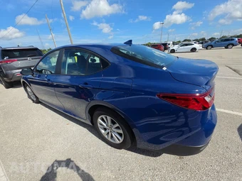 2026 Toyota Camry LE - miniatura 6