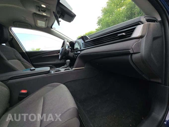 2026 Toyota Camry LE - miniatura 19