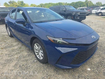 2026 Toyota Camry LE - miniatura 4