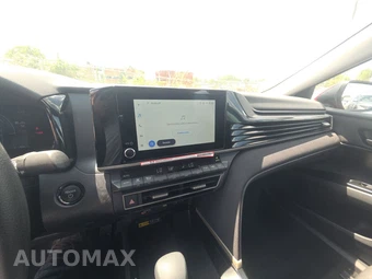 2026 Toyota Camry LE - miniatura 11