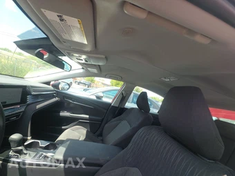 2026 Toyota Camry LE - miniatura 18