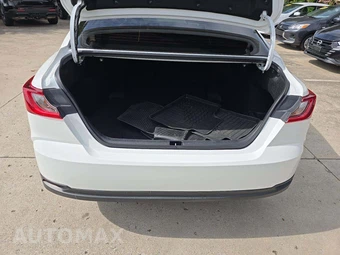 2026 Toyota Camry LE - miniatura 14